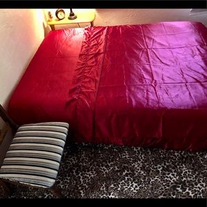 Victoria’s Secret QUEEN Size Sheets & Dust Ruffle